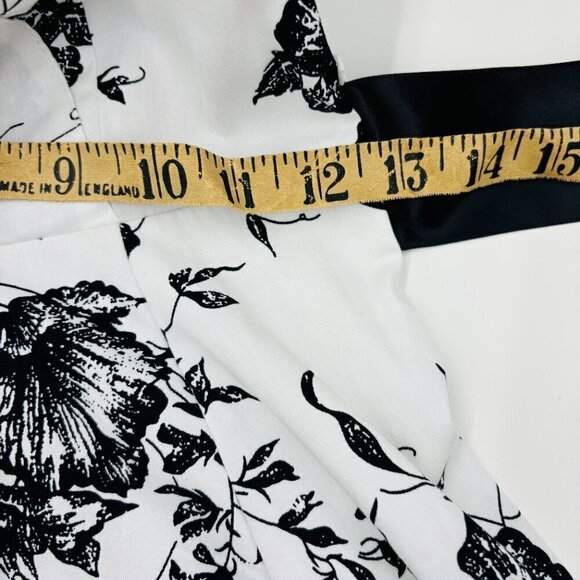 H&R London Graphite Flower Outline 50s Rockabilly Classic Punk Dress NWT Sz 6 - Picture 14 of 16